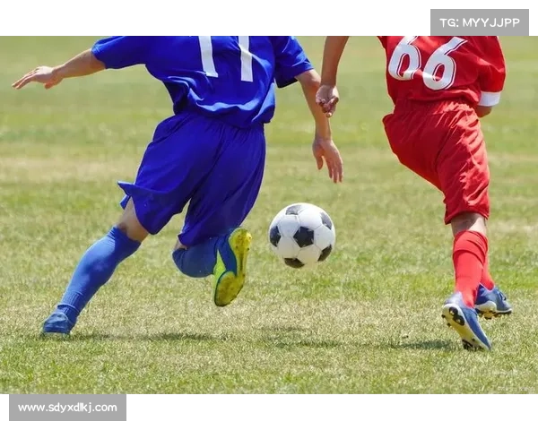 如何提高过人技术并学习库杜斯的独特踢球风格技巧